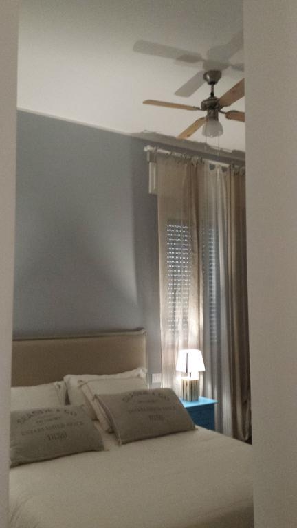 ホテル La Casa Di Titti チヴィタノーヴァ・マルケ エクステリア 写真